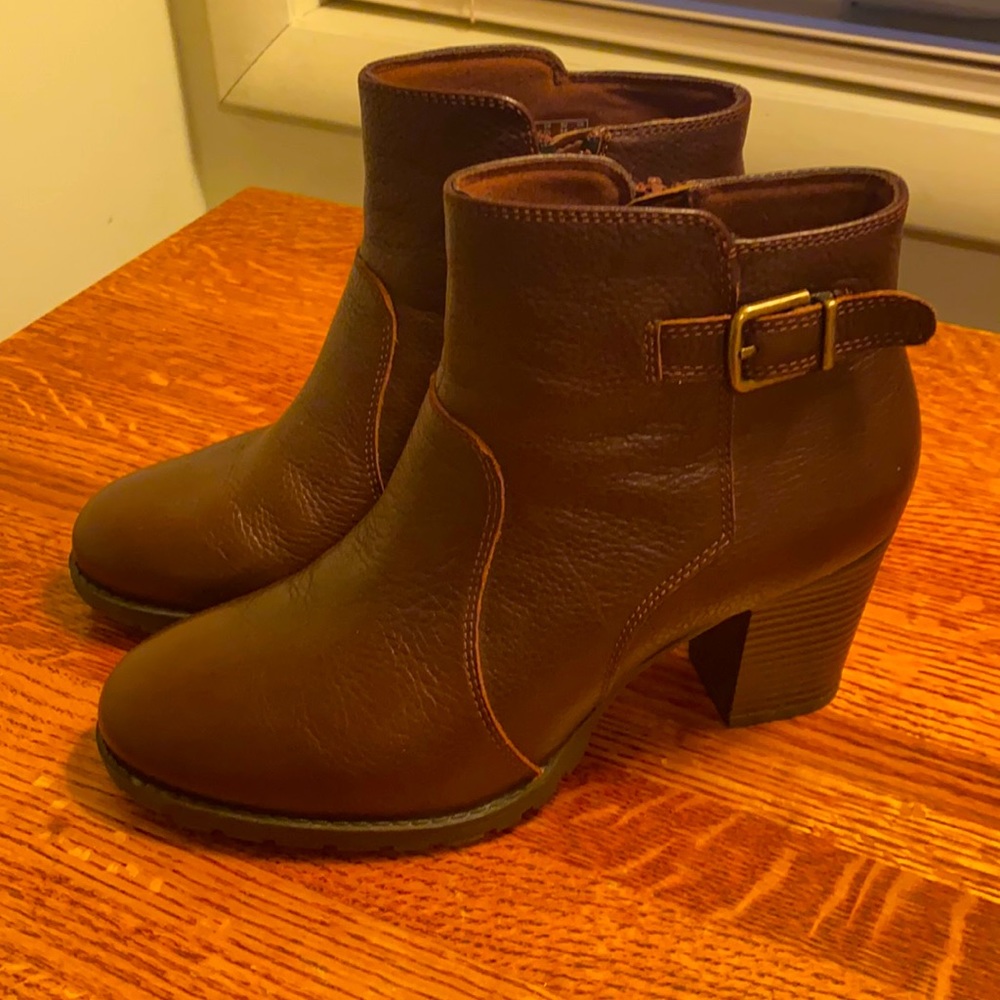 Clarks Softspots booties- excellent